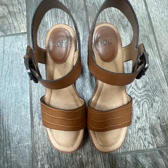 Tan Leather Heeled Sandal - Picture 4 of 5